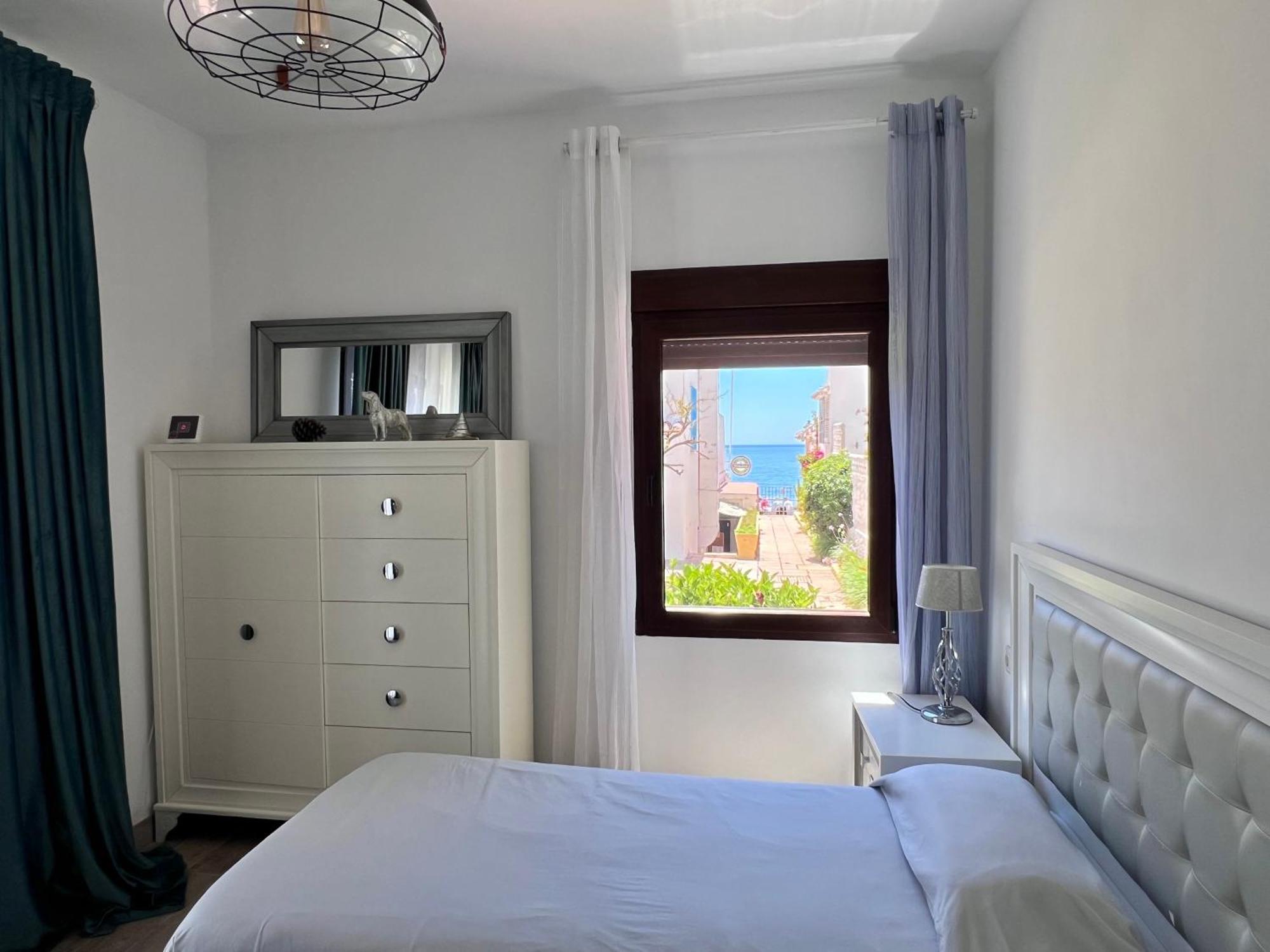 Pirata Bungalow Sea Front Estepona Luaran gambar