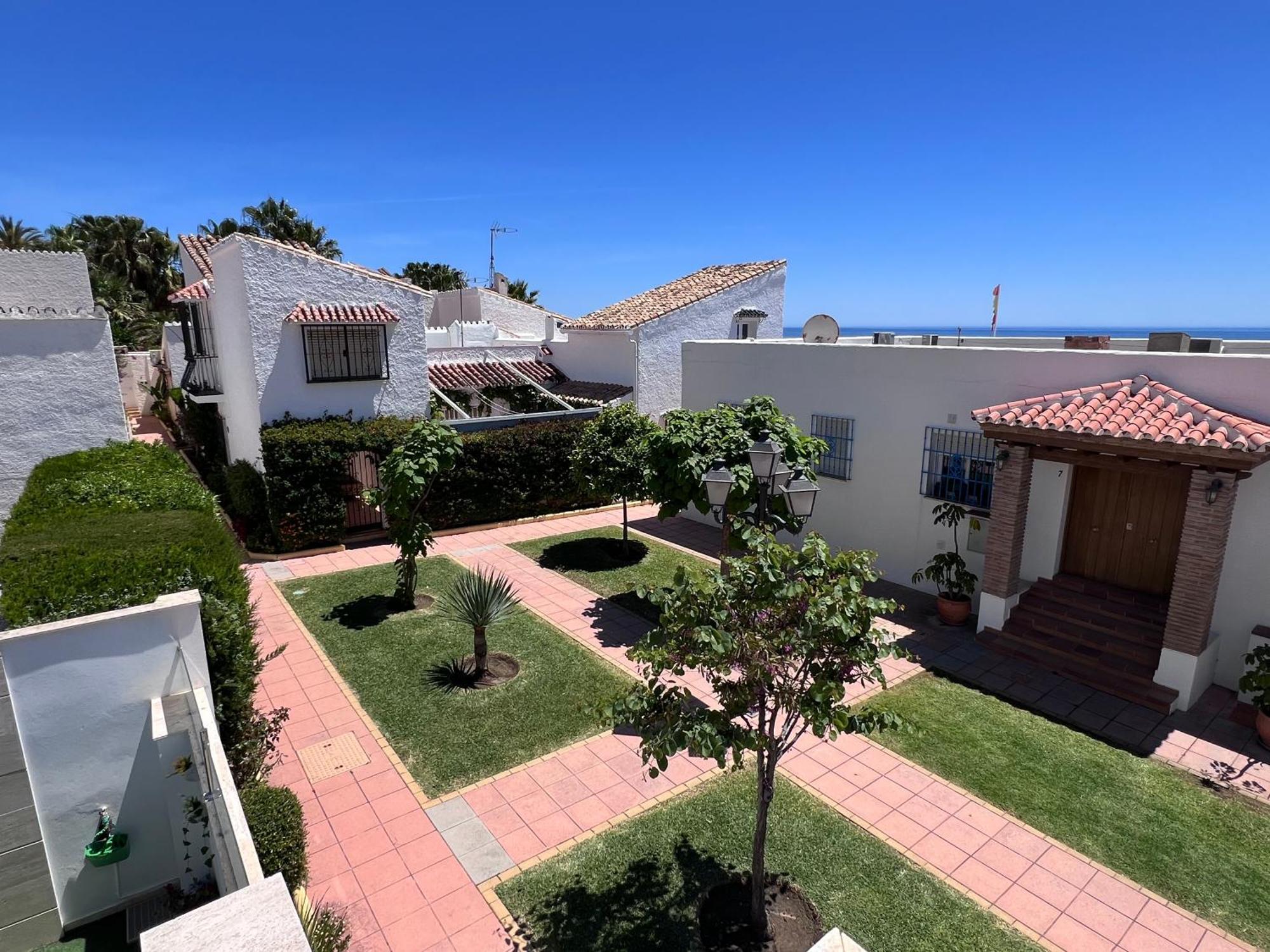 Pirata Bungalow Sea Front Estepona Luaran gambar
